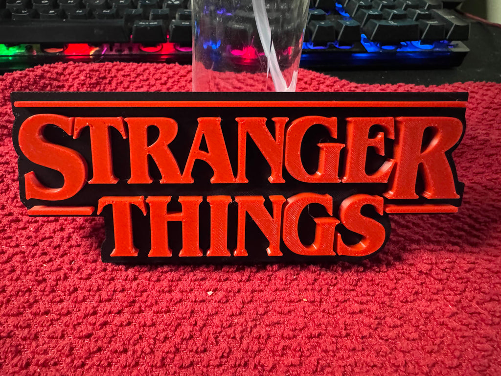 Logo Stranger Things da scrivania (3MF, 2 colori)