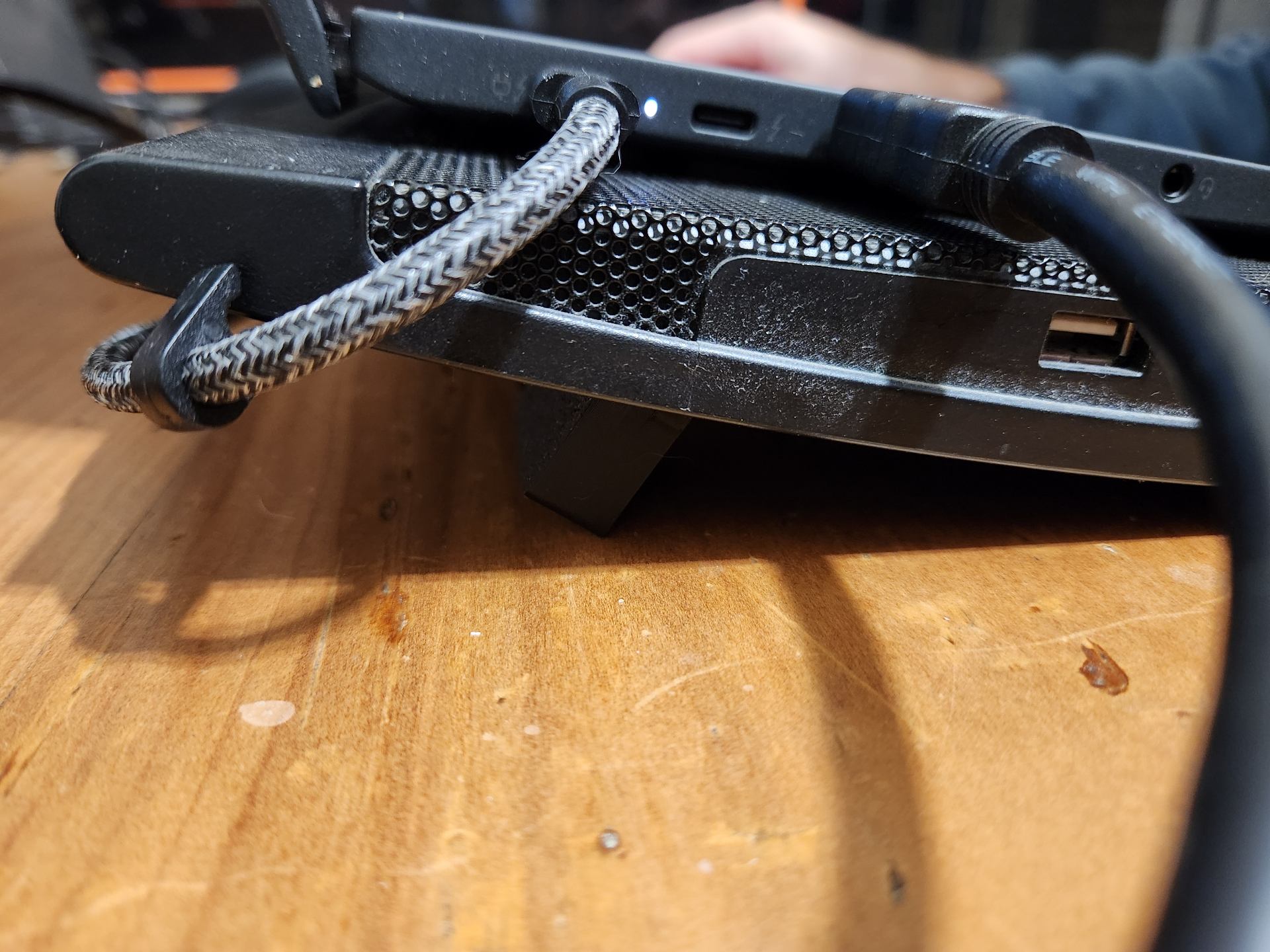 Feet for old lapotop stand