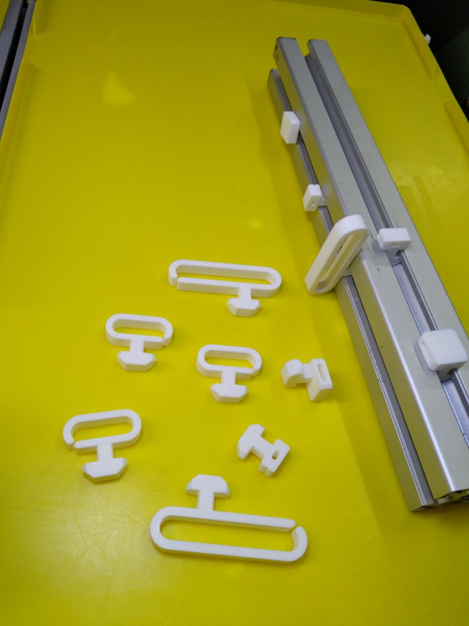passe câble pour rail T-slot DIN Rexroth Boch