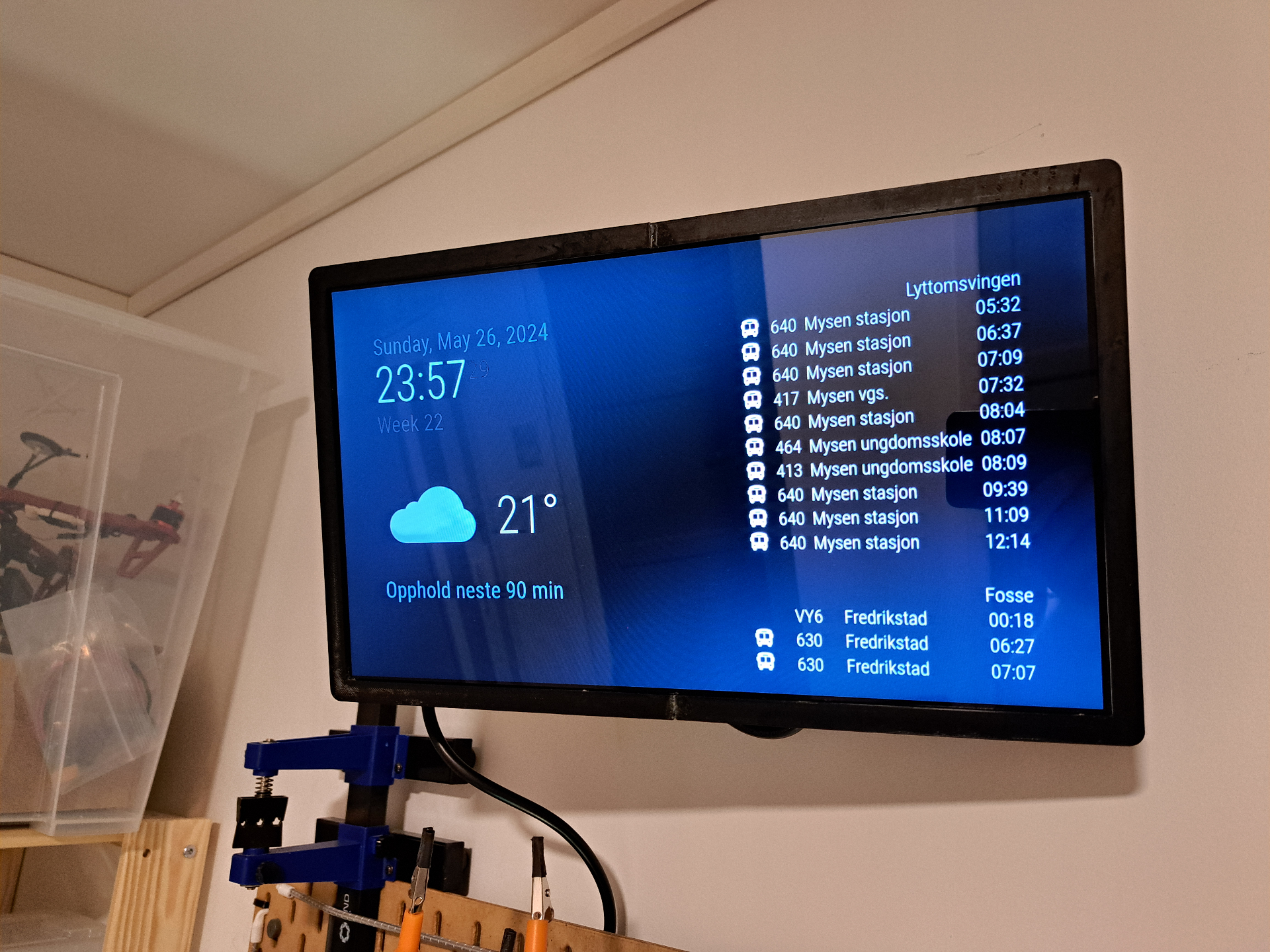 Monitor Case - Infohub