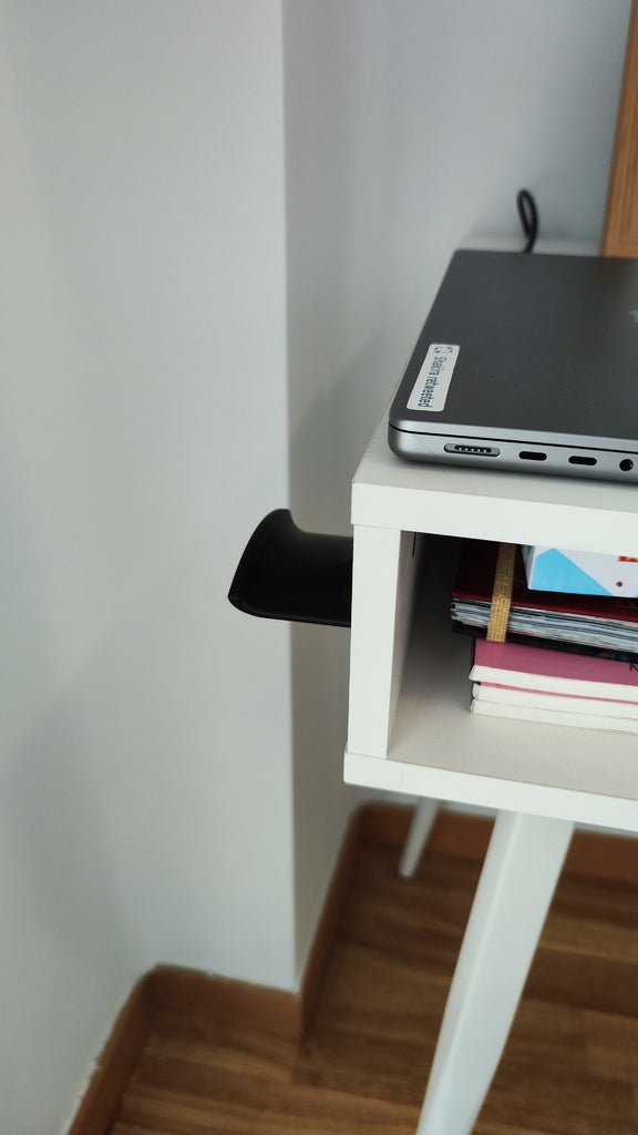 Minimal headphone stand / holder / hanger