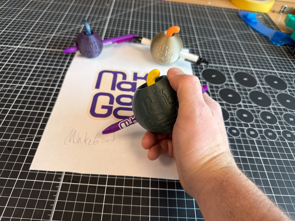 MakeGood Pen Ball - Large - Writing Device