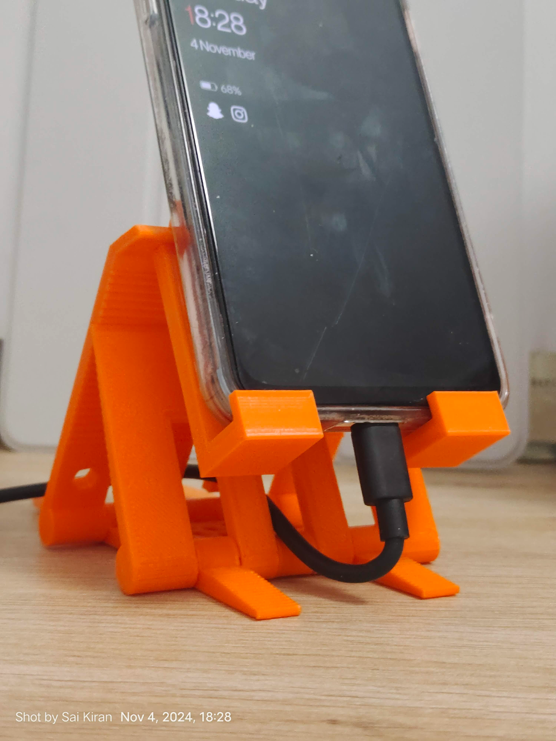 Angle adjustable Phone/IPad stand for video calls