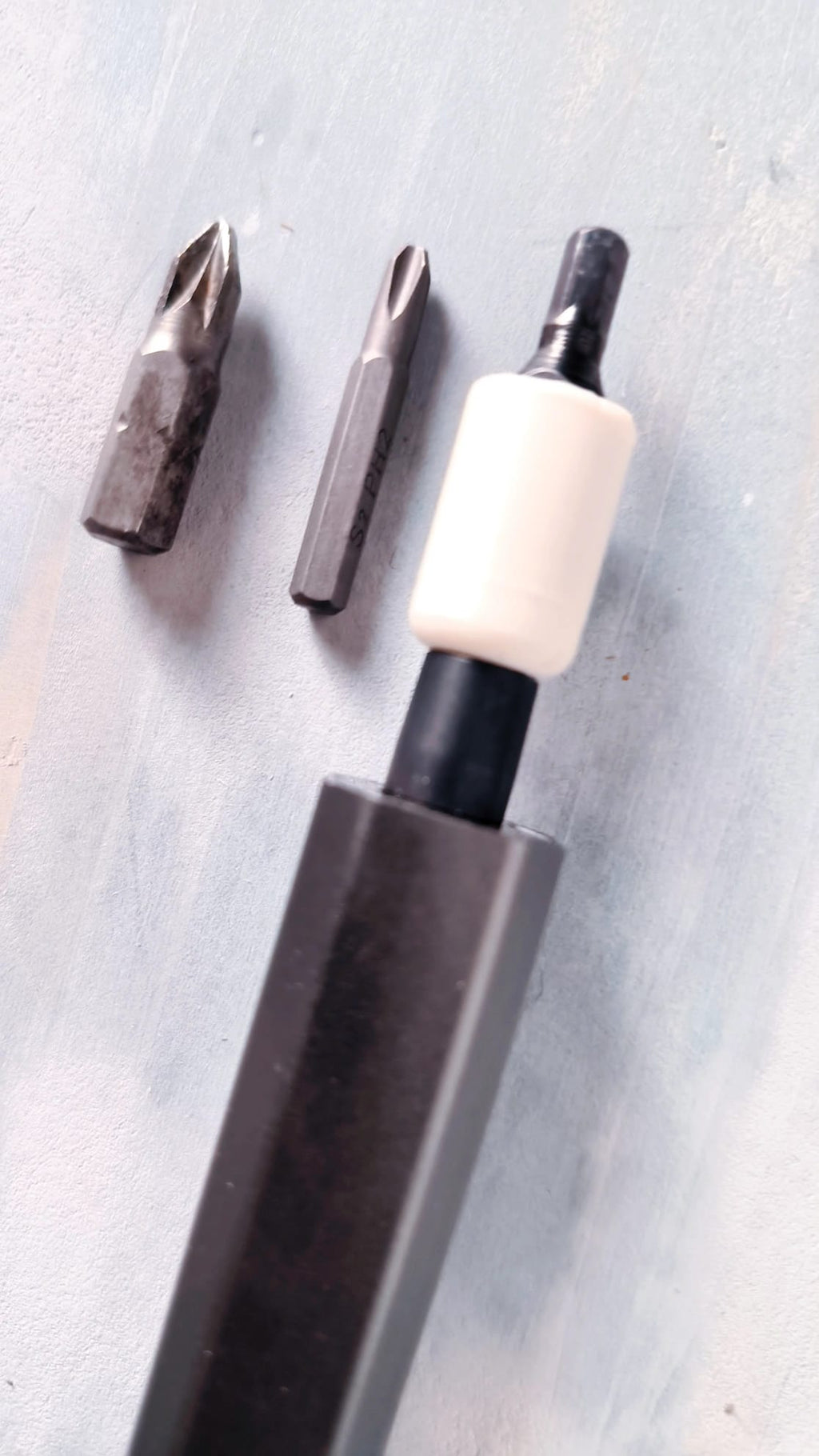 Screwdriver BIT adapter - 4 mm - 1/4 (6.3 mm) BIT