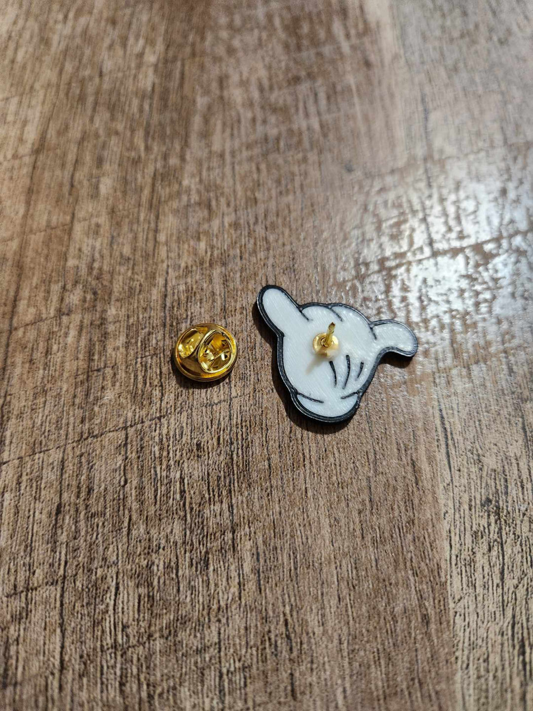 Hand 1 pin