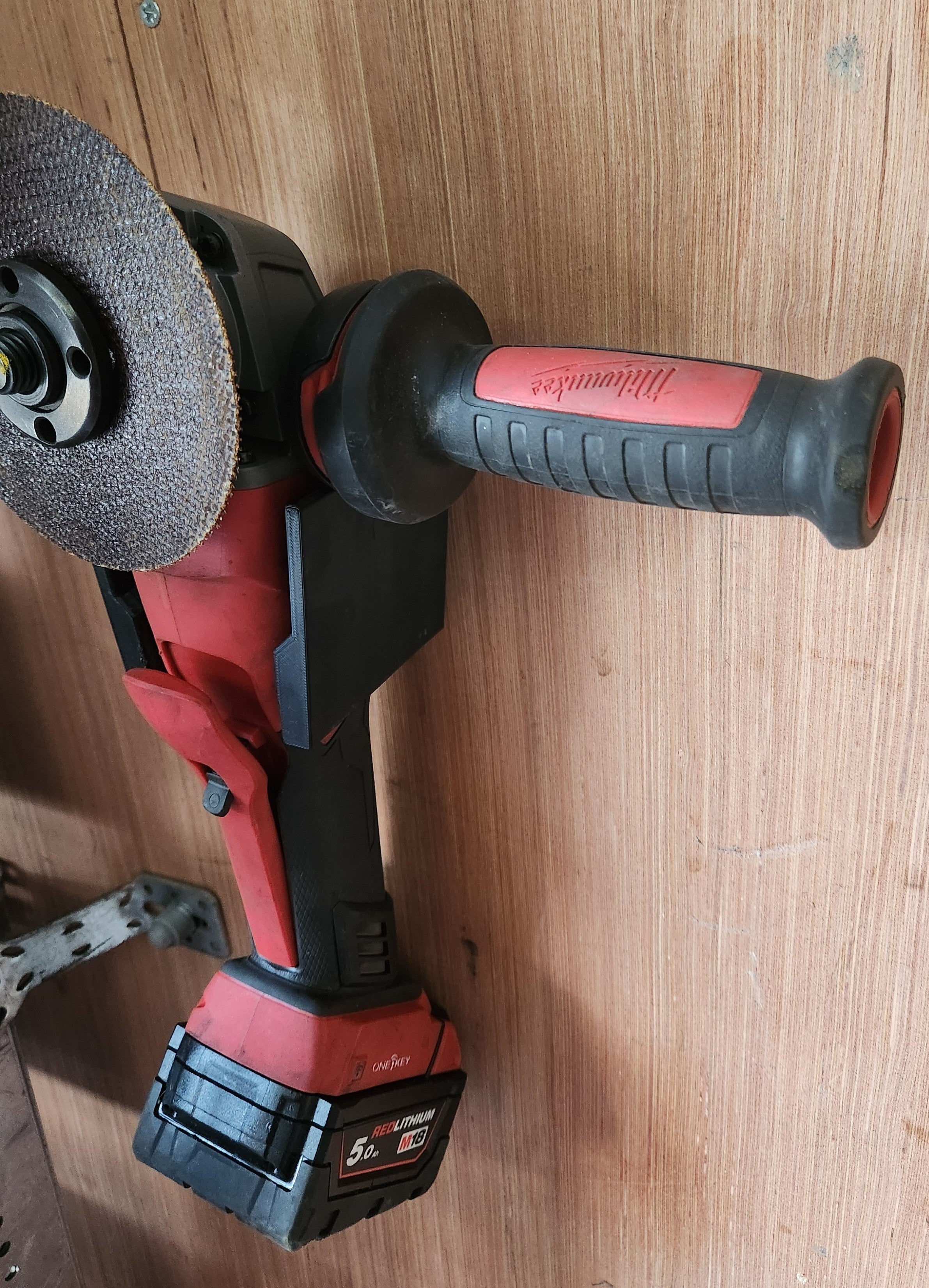 Milwaukee M18 Grinder holder