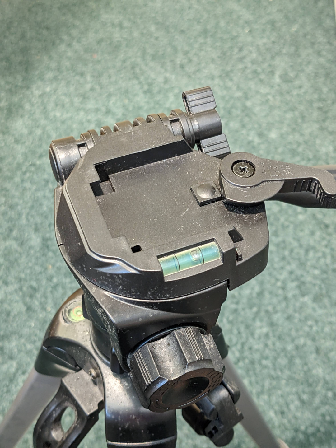 Jessops standard tripod mount plate