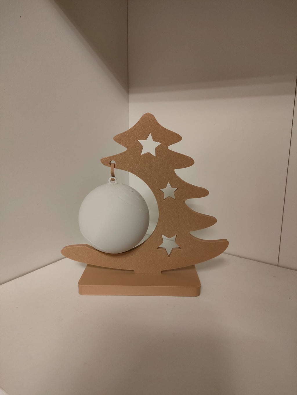 addobbo natalizio albero con pallina