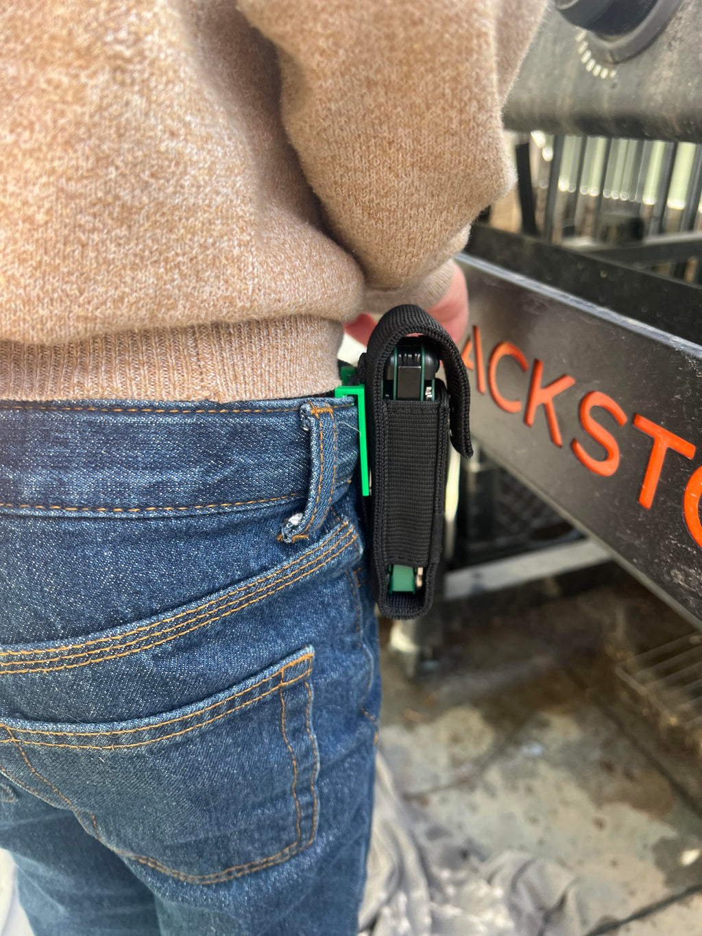 No Belt Multi-tool Helper