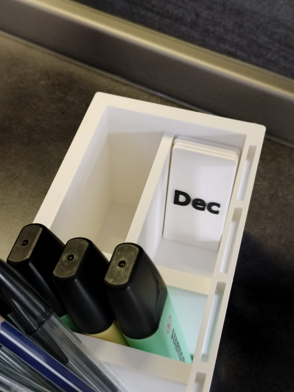 pen holder calendar
