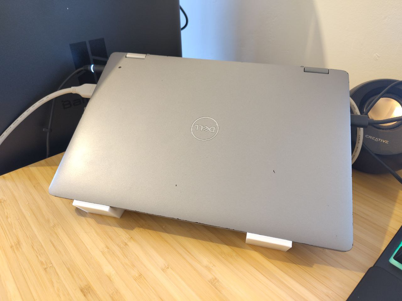 Simple laptop stand, quick (dis)assembly