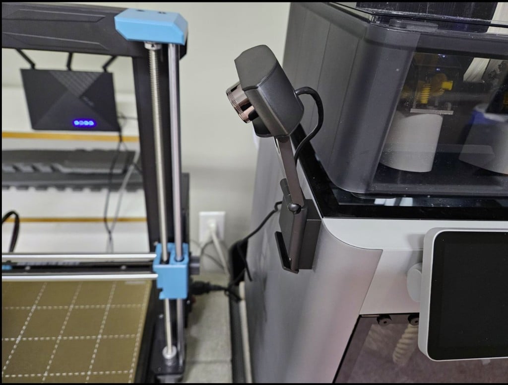 Simple Magnetic Web Camera Mount