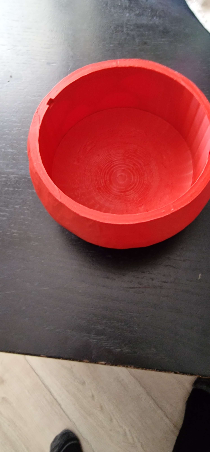 Blood drop bowl with lid