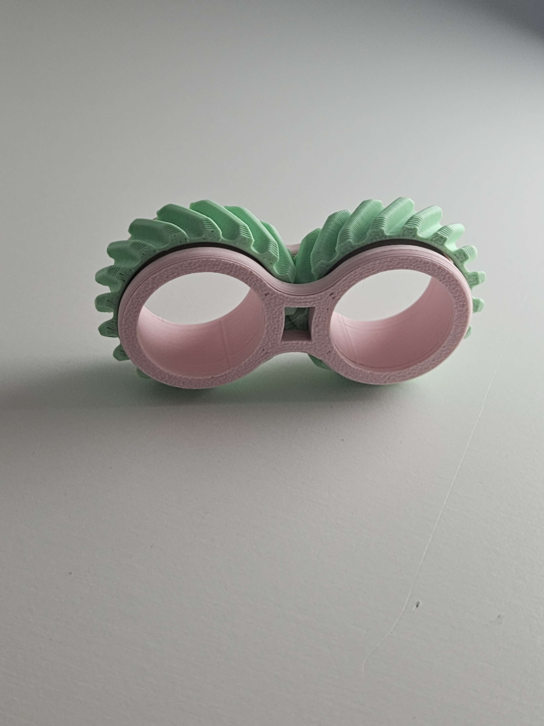 fidget gear ring remix (click in place!)