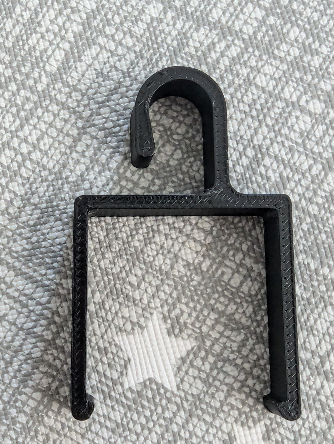 Cable tidy bracket for square leg