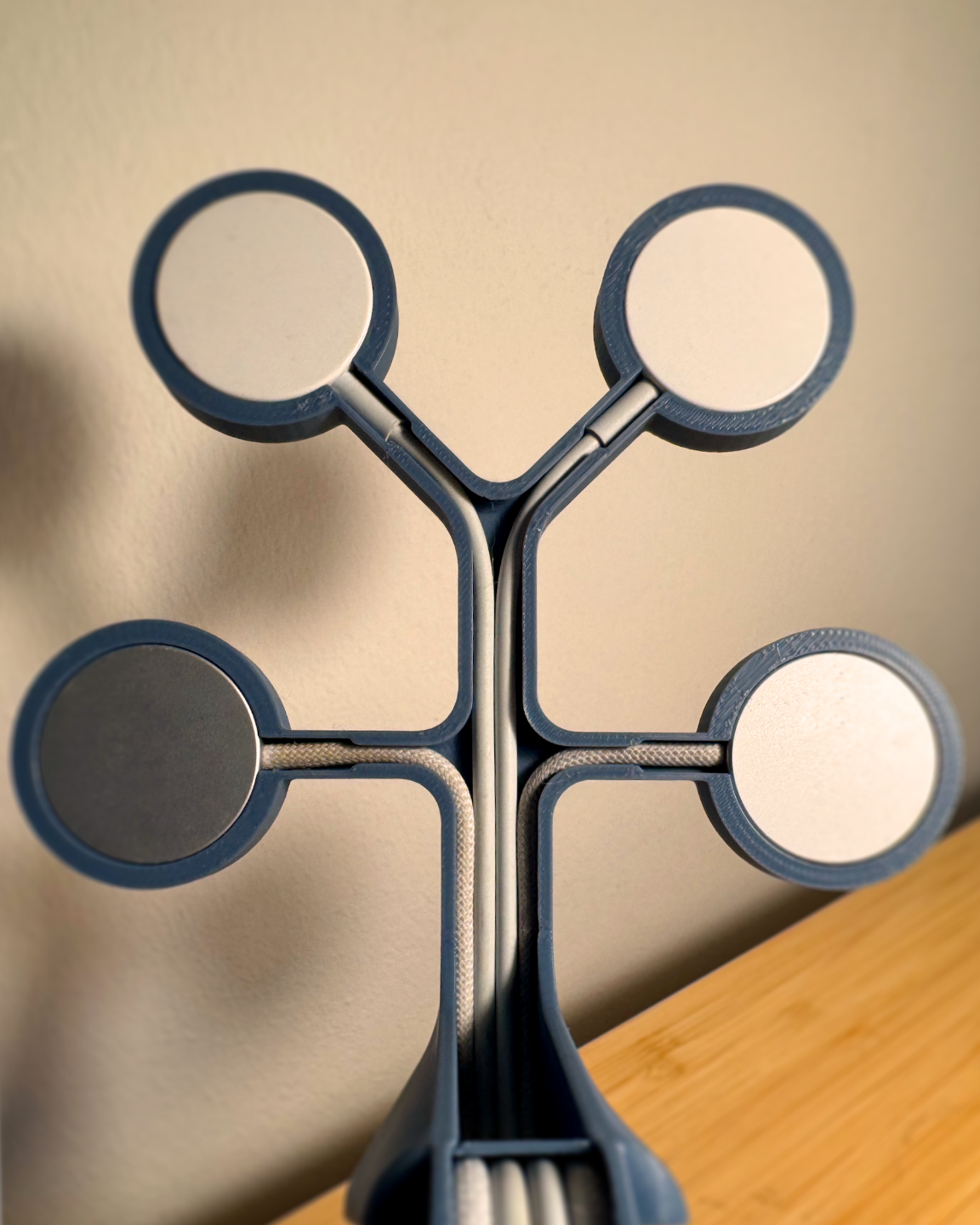 AppleWatch Tree Charger for 4 watches