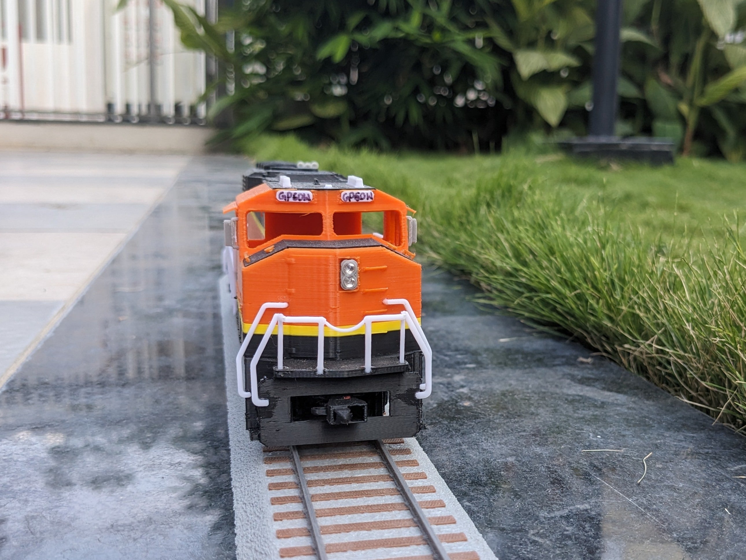 GP60M Locomotive (BNSF) - Dragon Railway