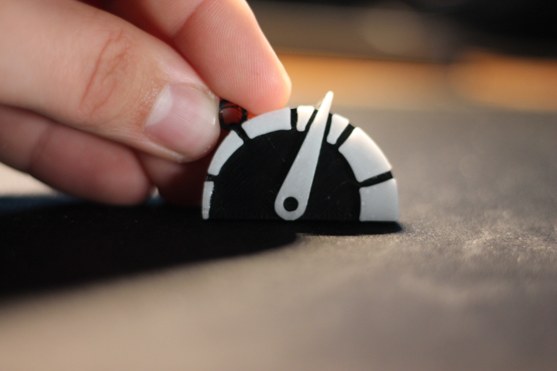 SPEEDOMETER/ACCELEROMETER CAR KEYCHAIN