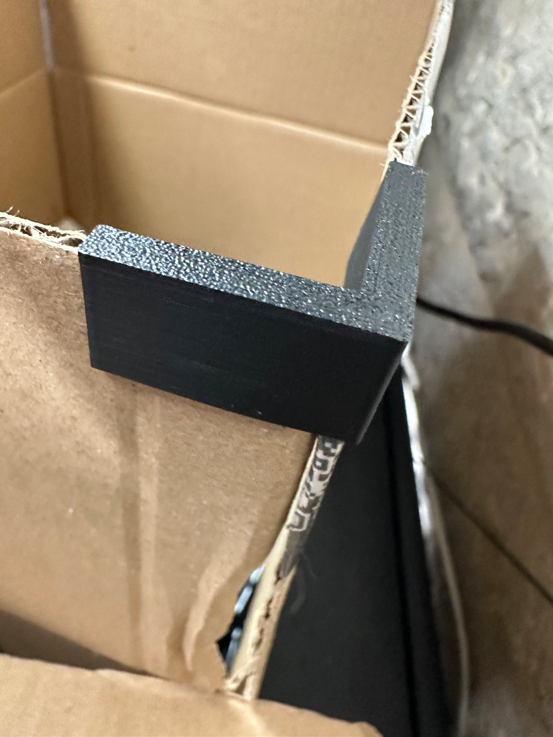 Corner Reinforcement for Corrugated Cardboard Box