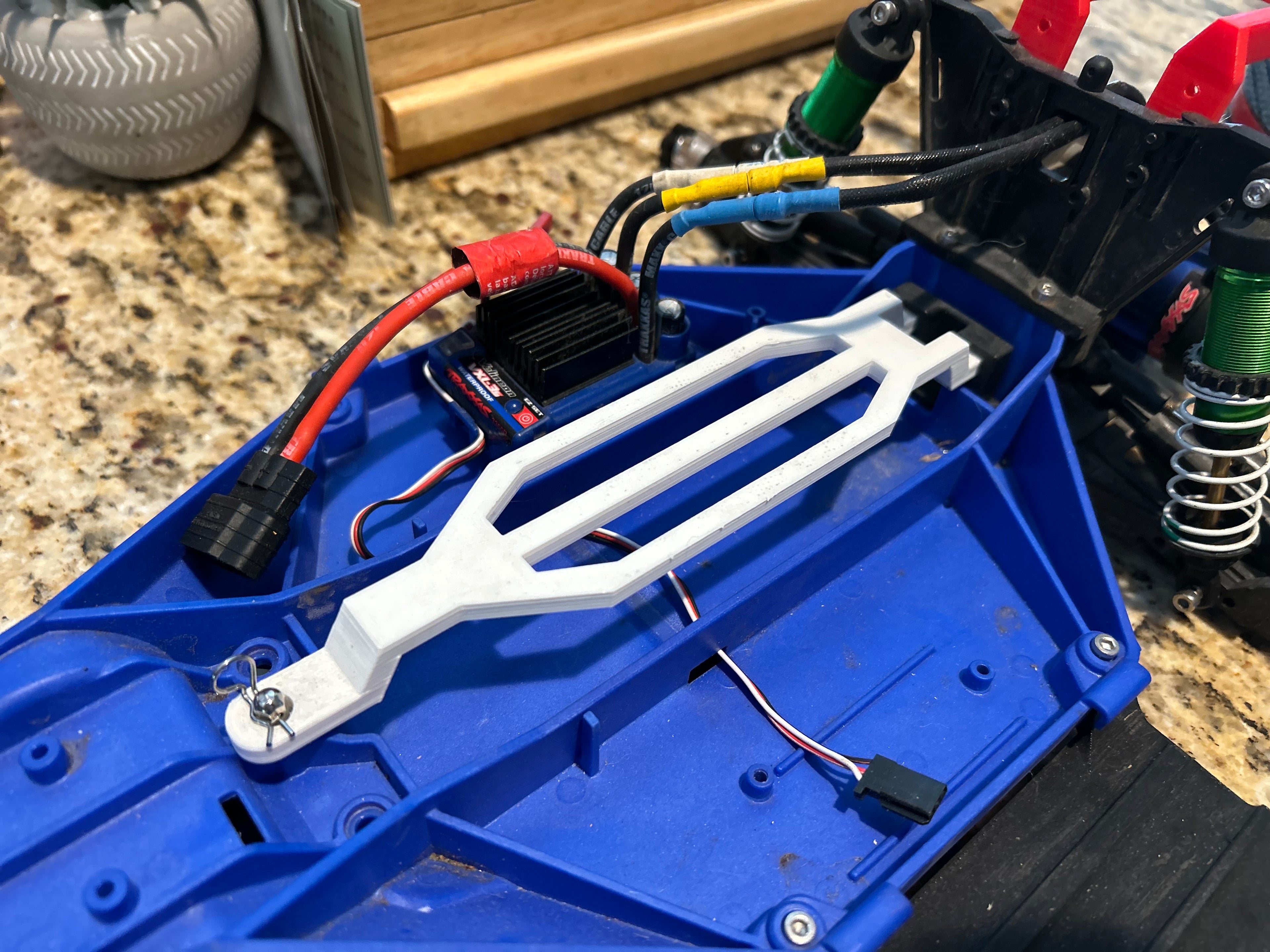 Cover for large batteries Traxxas Slash