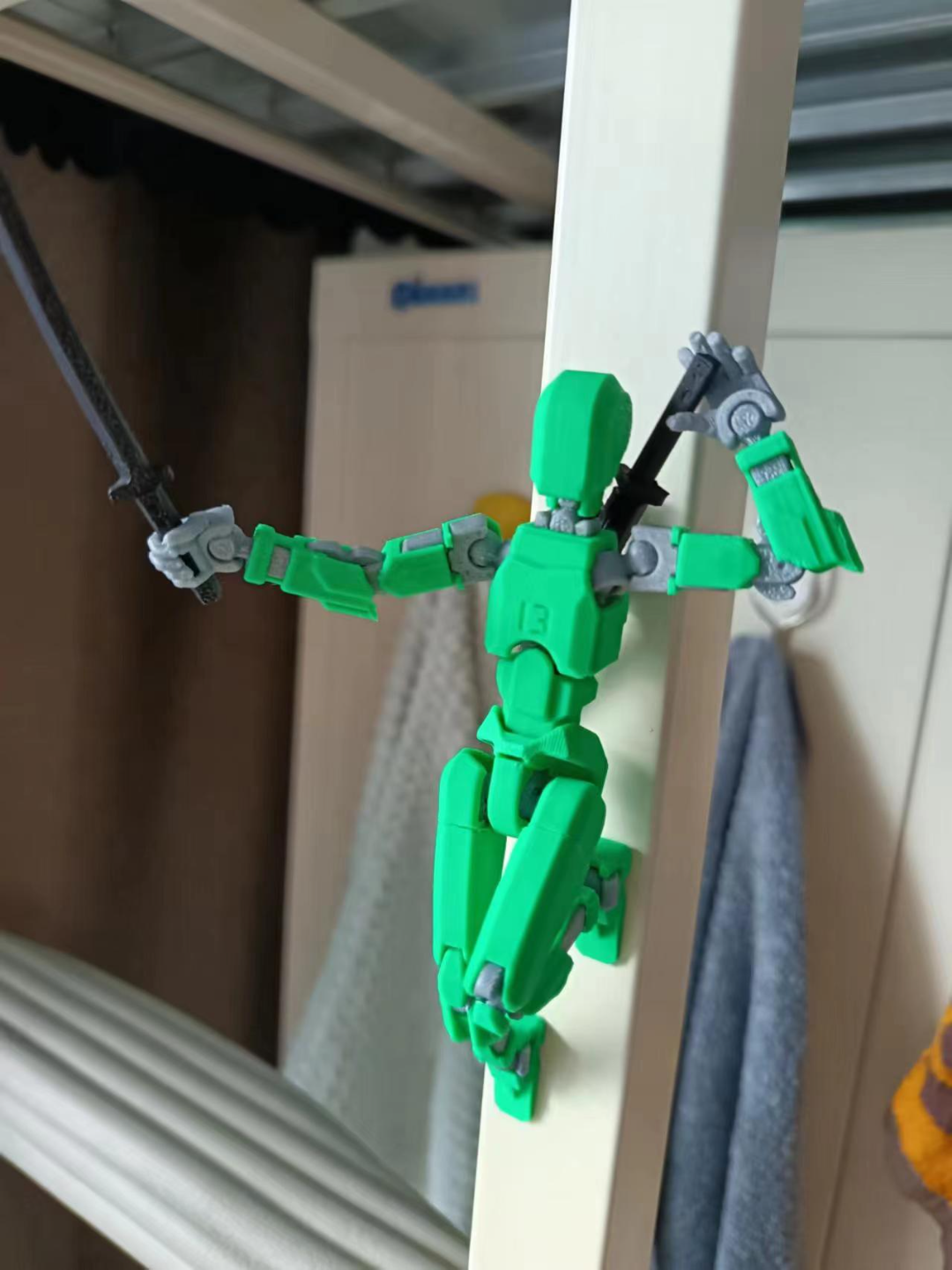 DUMMY 13 Magnetic Foot