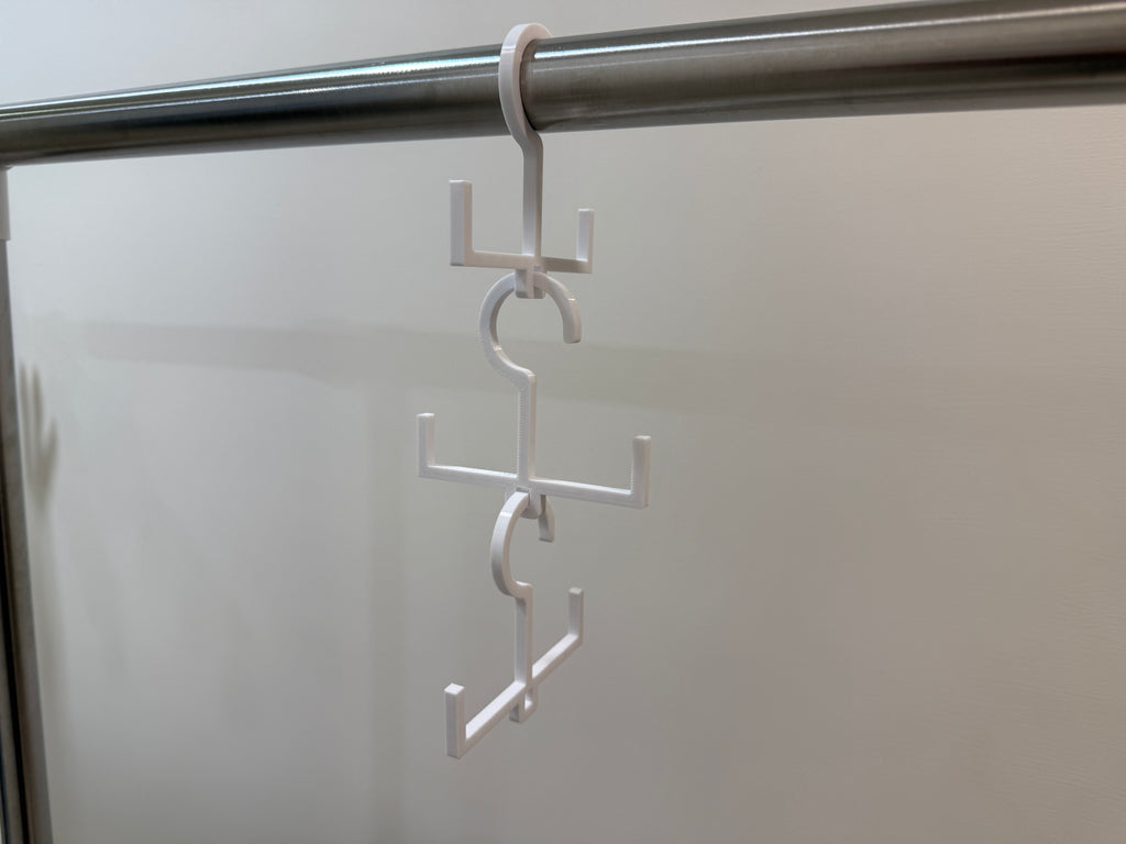 Expandable Hat Hanger