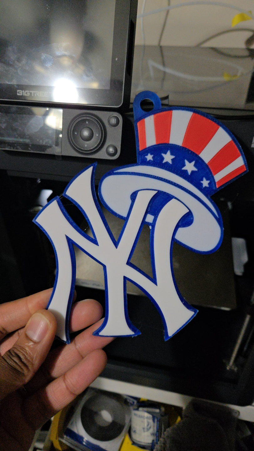 NY Yankees w/Cap Logo/Necklace