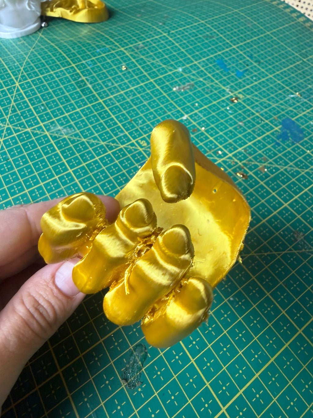 GOLDEN GRIP BRACELET - 3D PRINTED FASHION JEWELRY