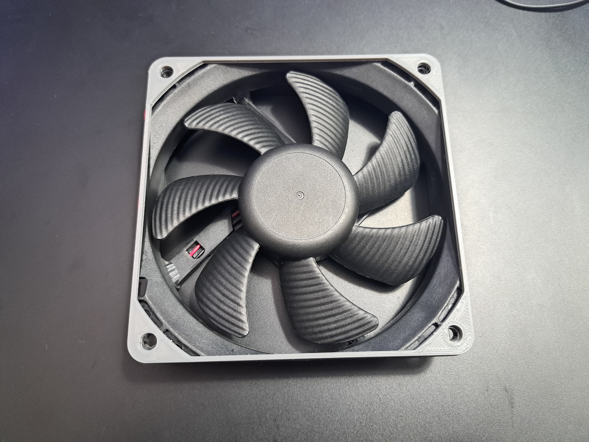 PC case fan spacer