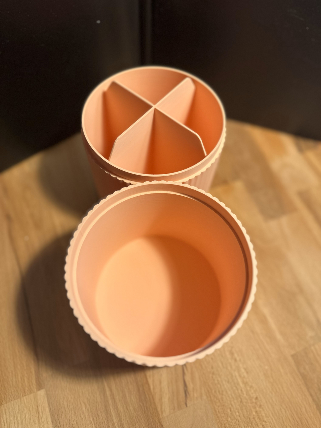 Make up brush container