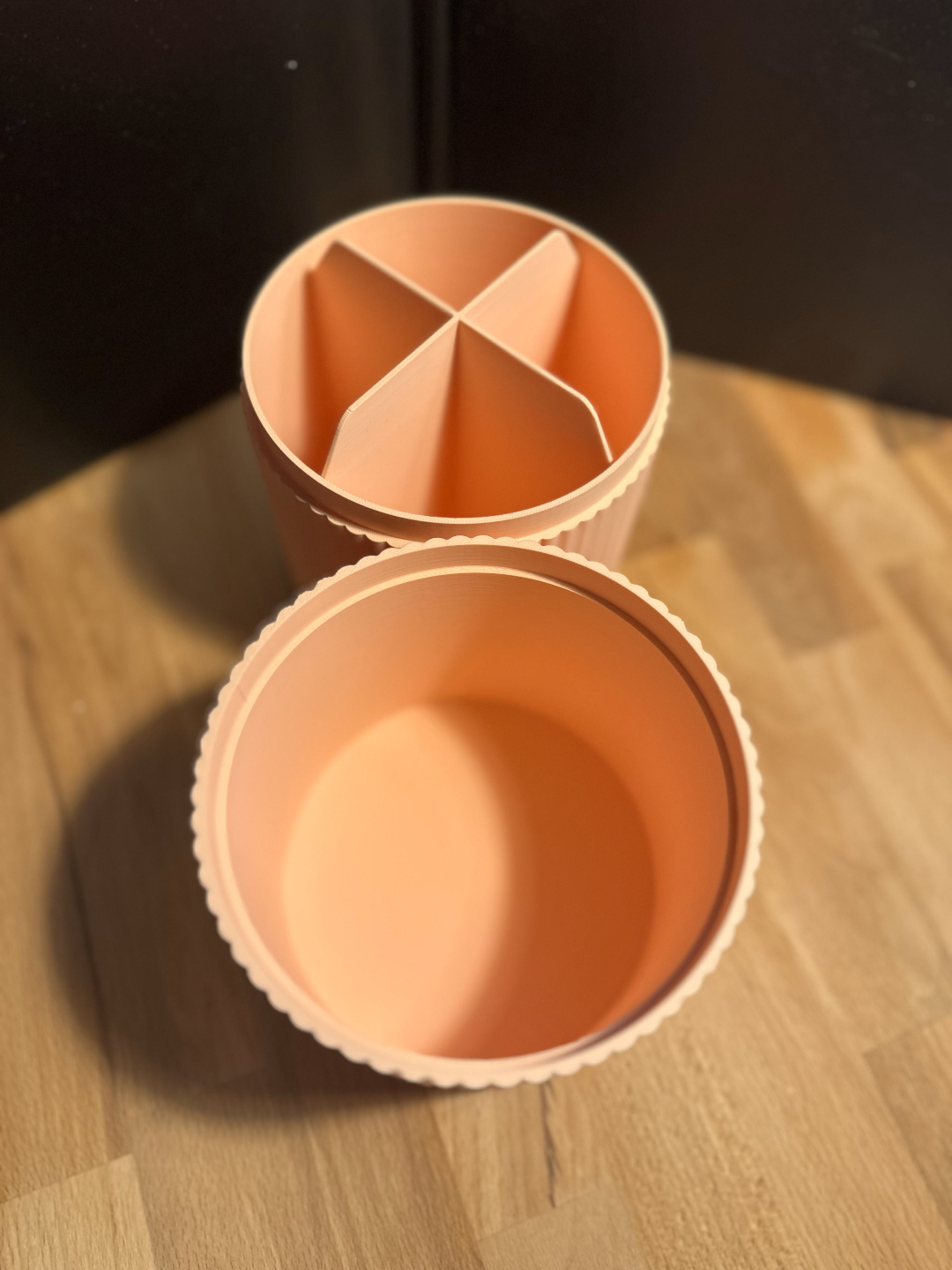 Make up brush container
