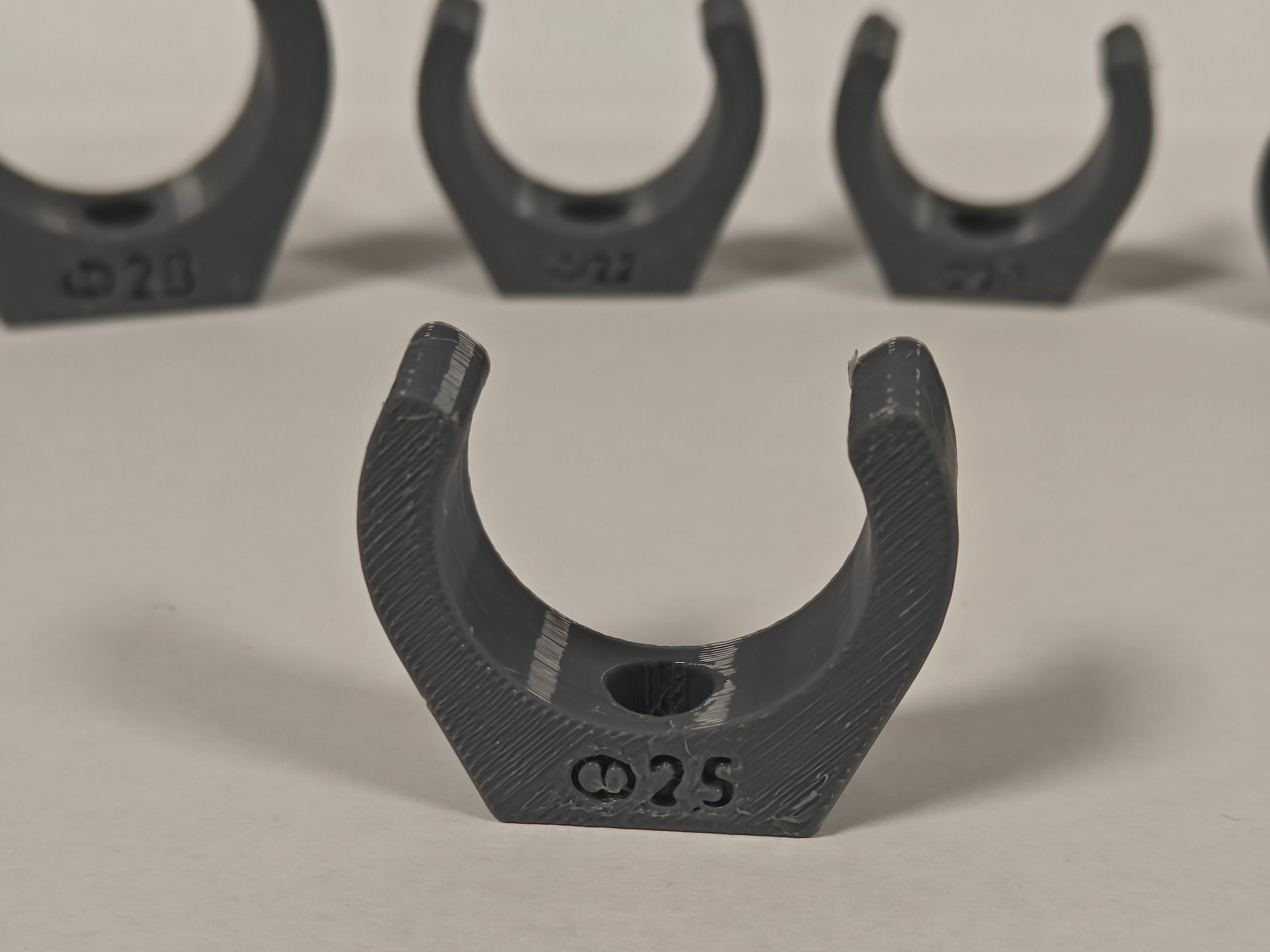 Small Pipe & Tube Clips | 16-28mm (M3)