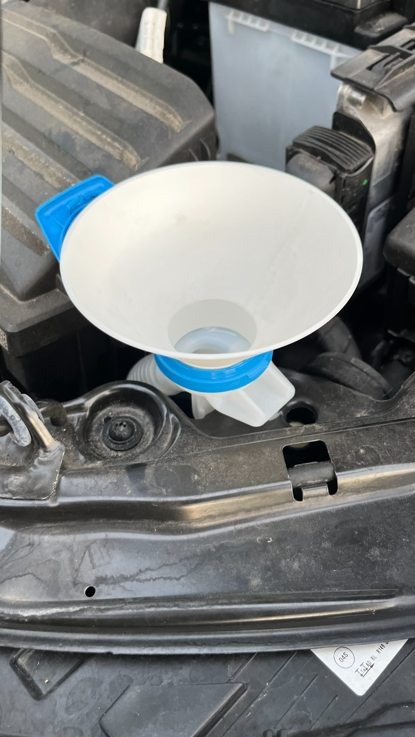 Trichter für VW Seat Scheibenwaschflüssigkeit