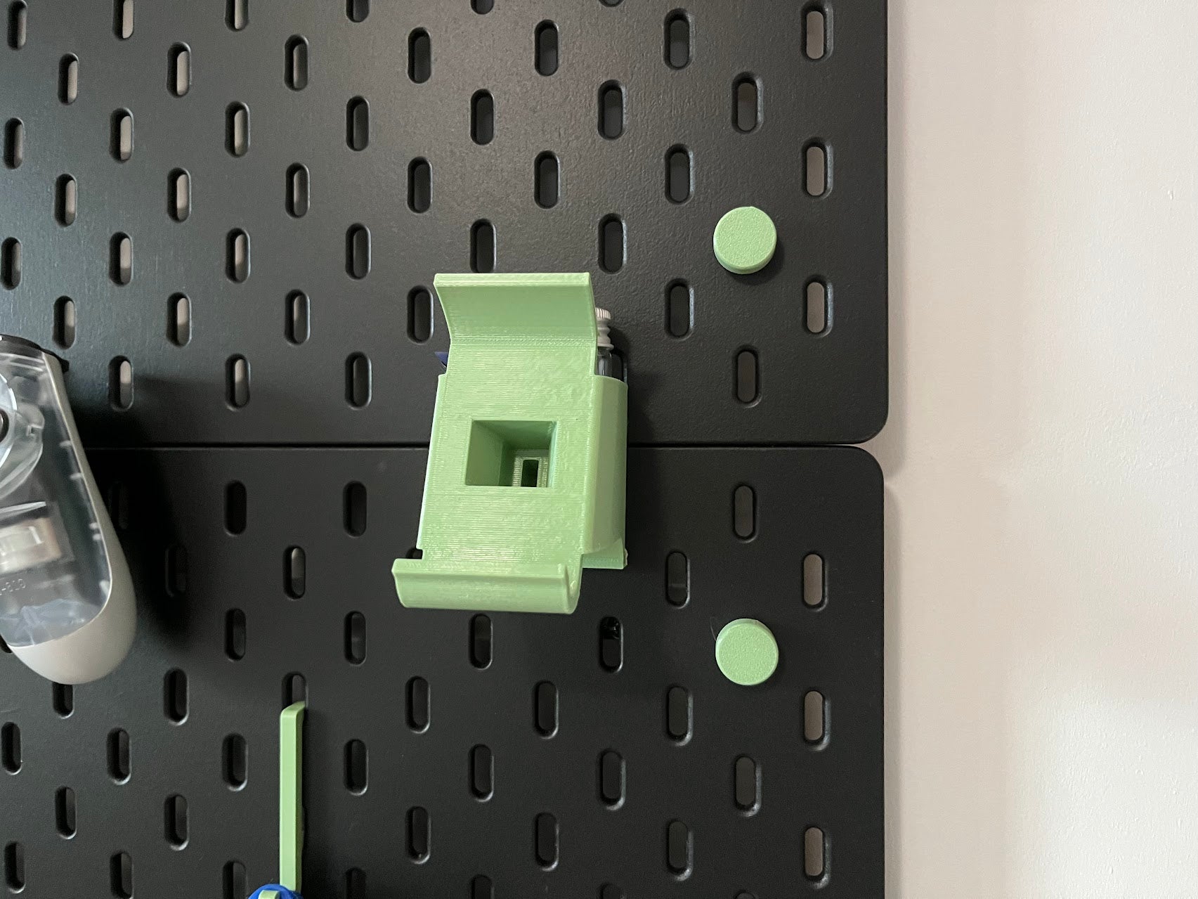 Steam Controller Holder for Ikea Skadis Pegboard