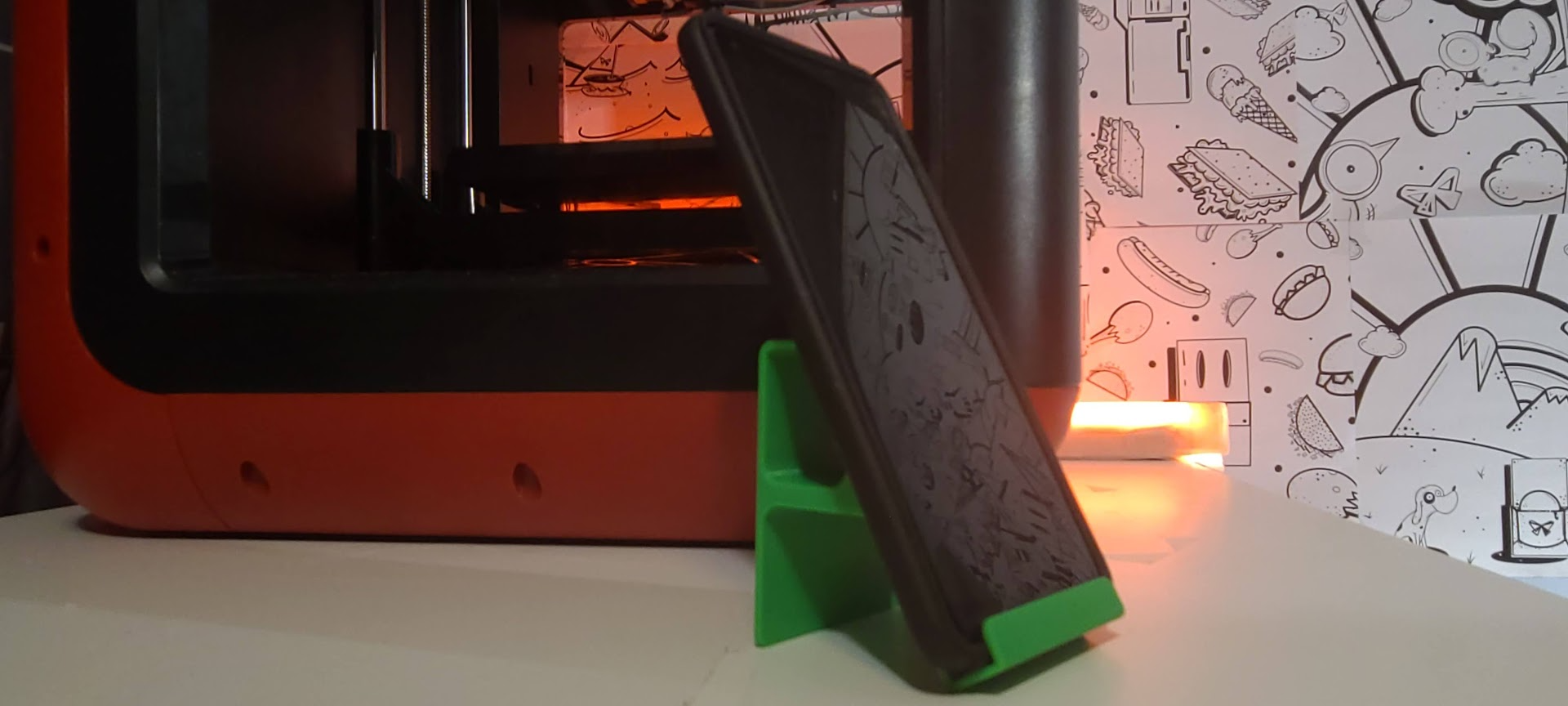 Simple Phone/Tablet Stand