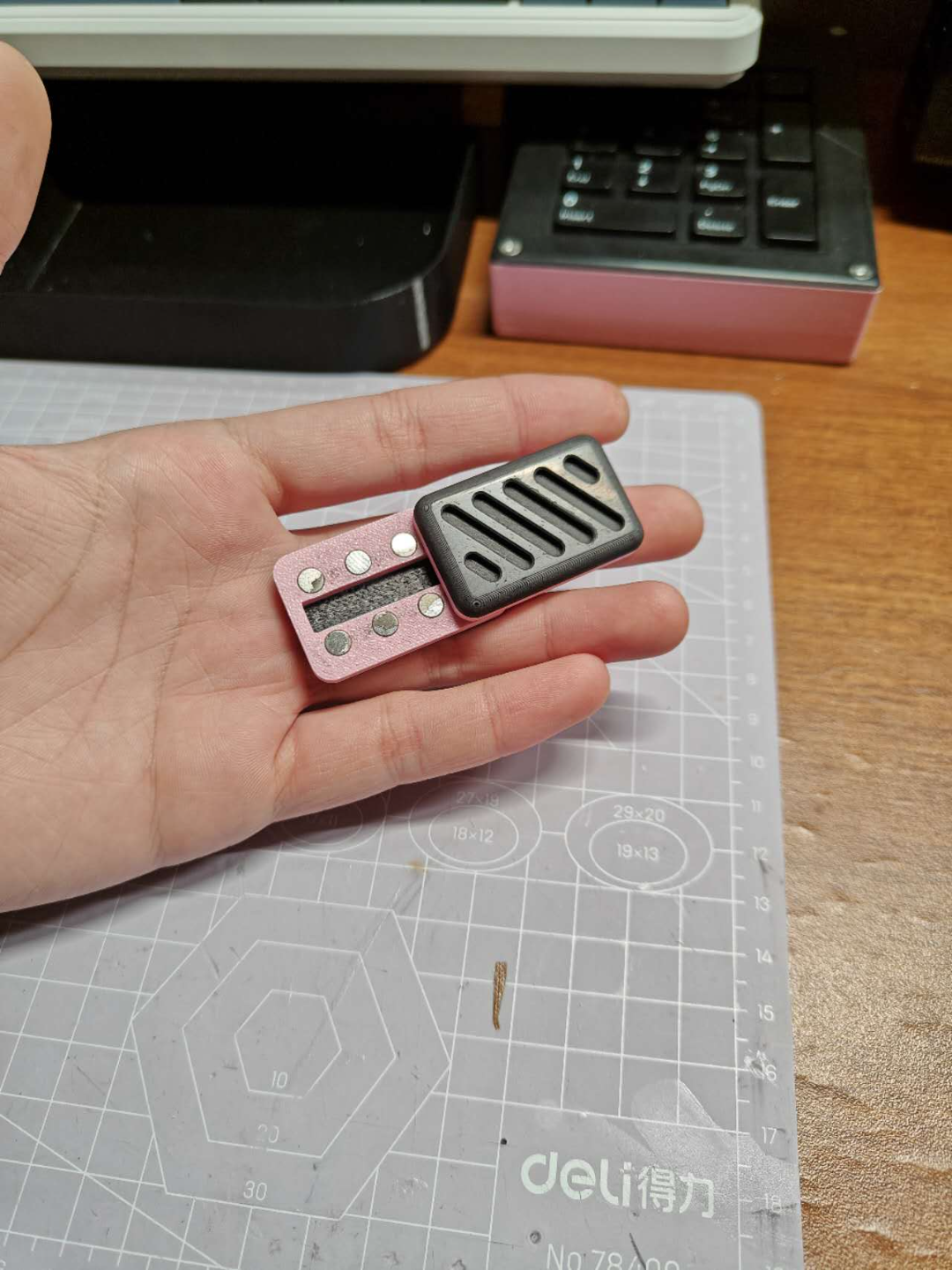 EDC magnetic fidget slider