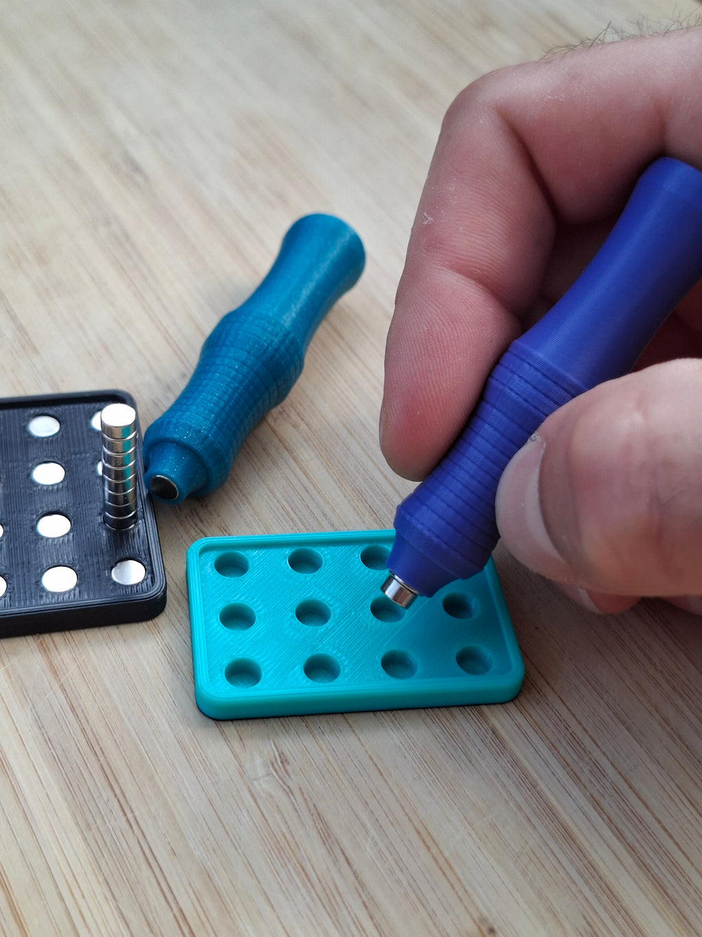 magnet applicator