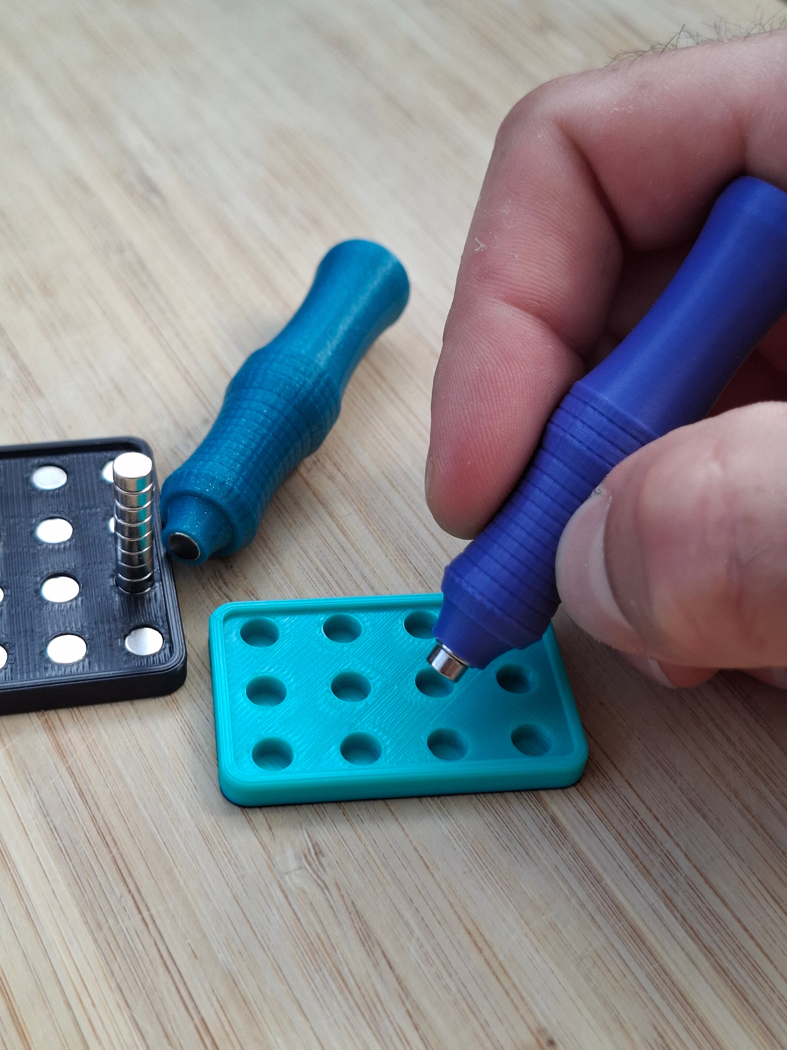 magnet applicator