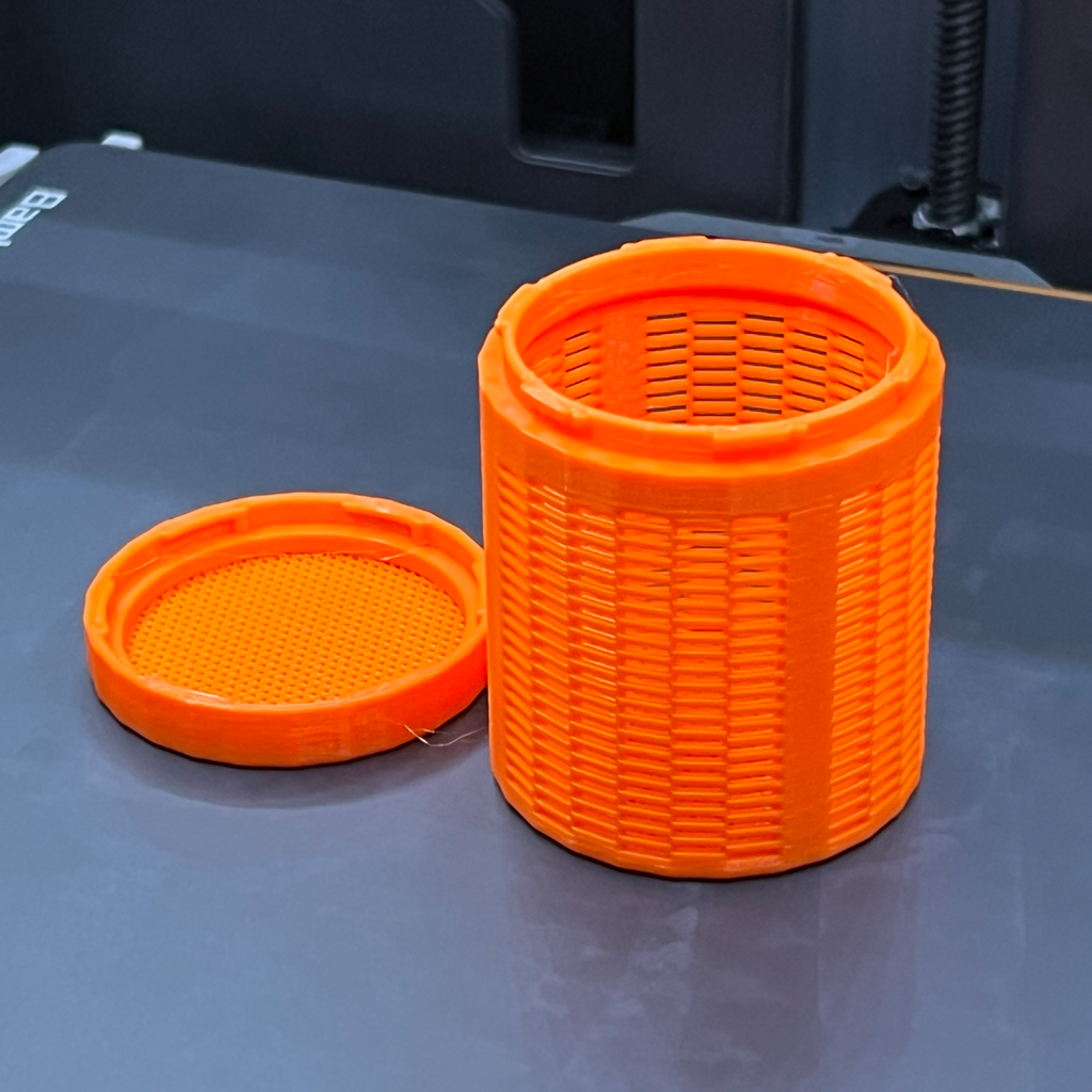 Knitted silica gel container