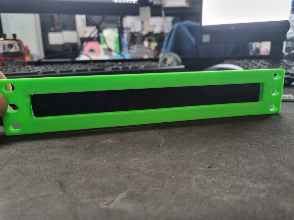 10 INCH RACK MOUNT FOR CABLE BRUSH MANAGEMENT