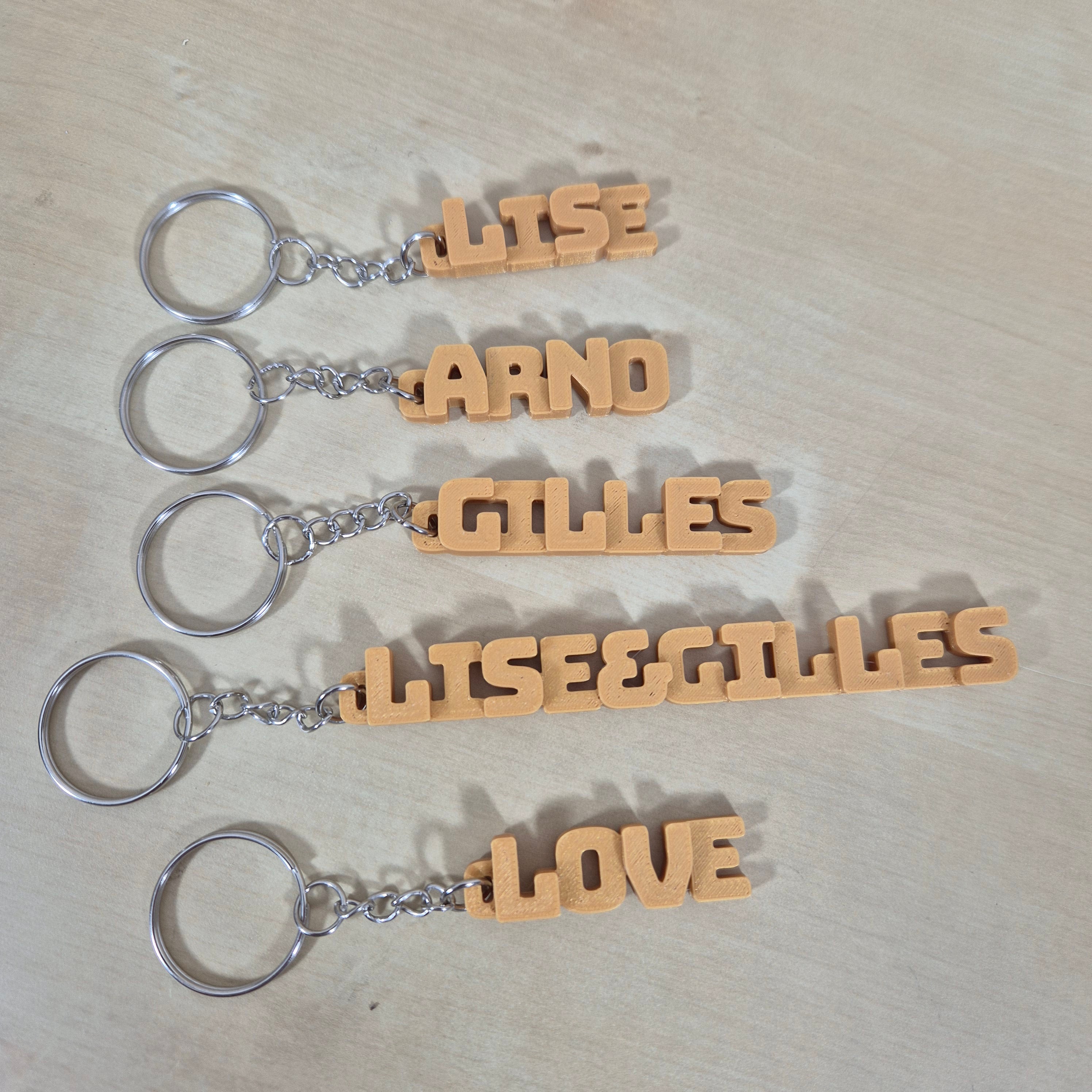 Customizable Name Keychain with Adjustable Spacing