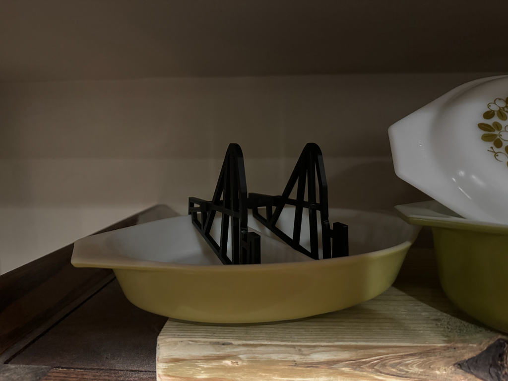 Pyrex 063 Oval Divided Dish Display