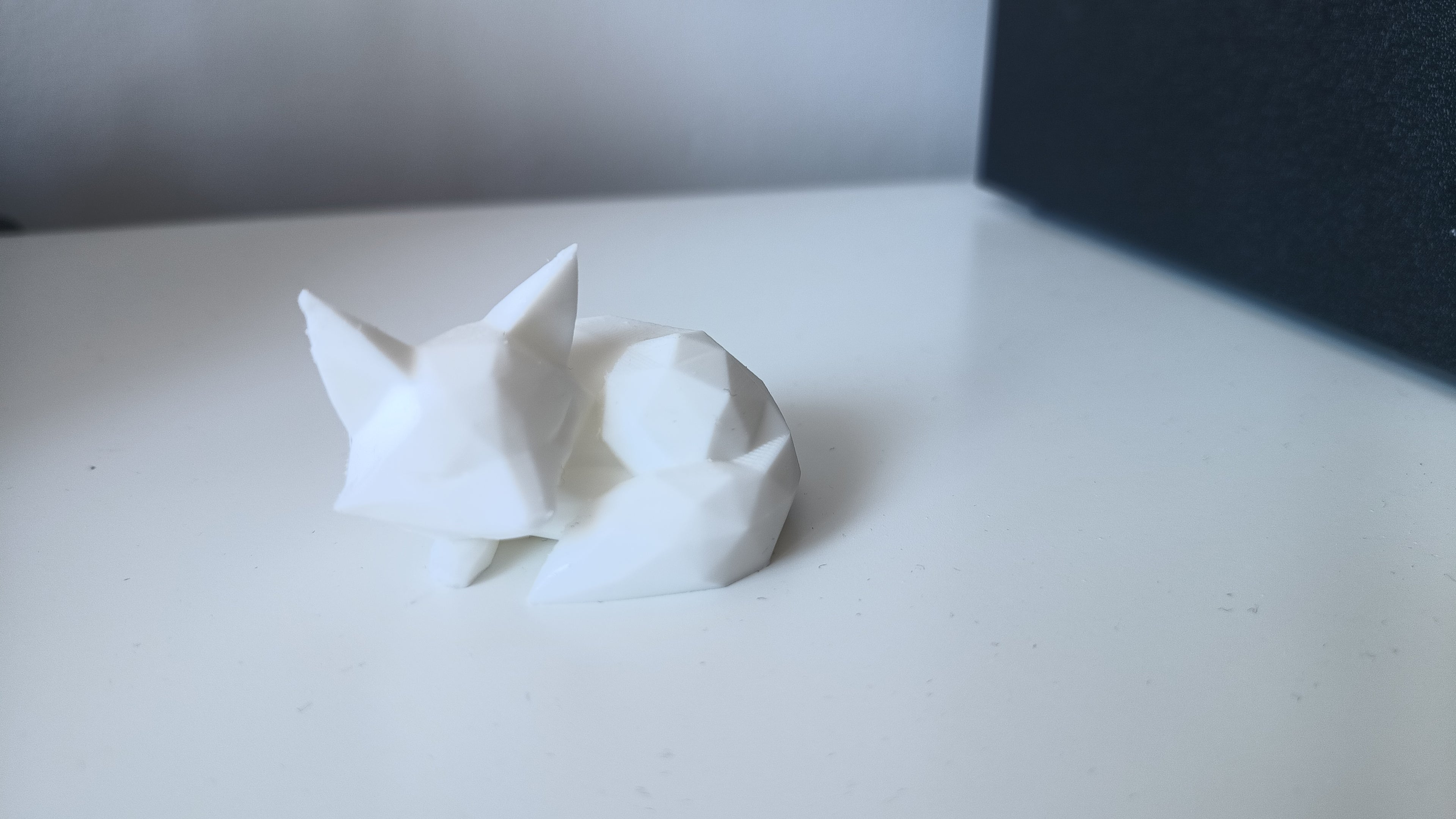 Dreaming Fox – Low Poly Charm