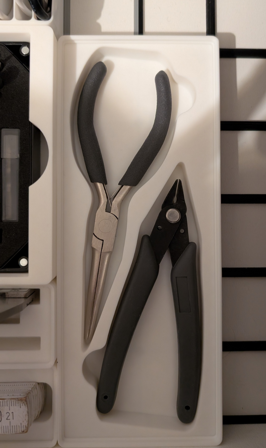 Gridfinity Pliers (long nose pliers + side cutter)