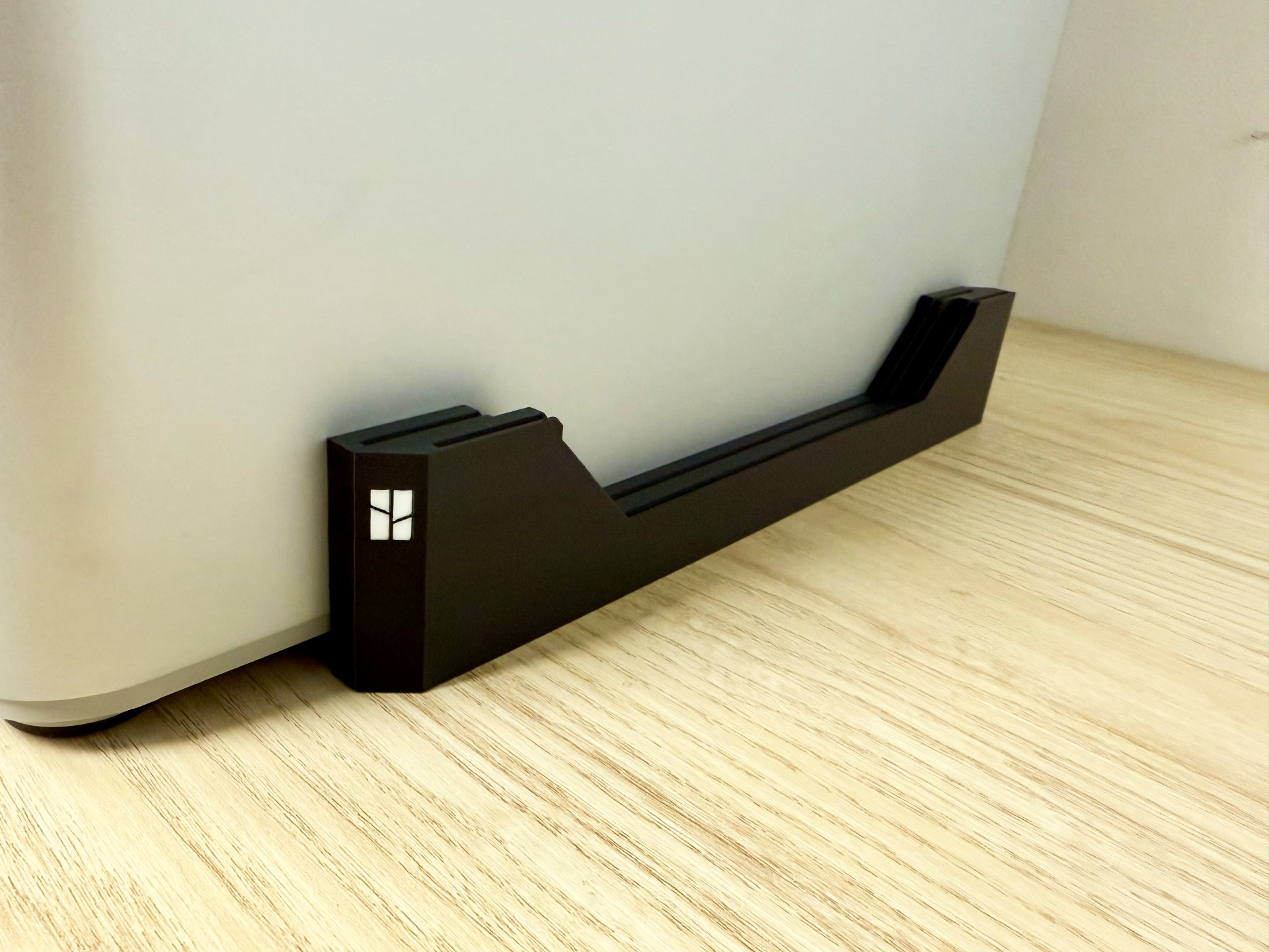 Slim, no wiggle build plate holder (1 to 8 slots)