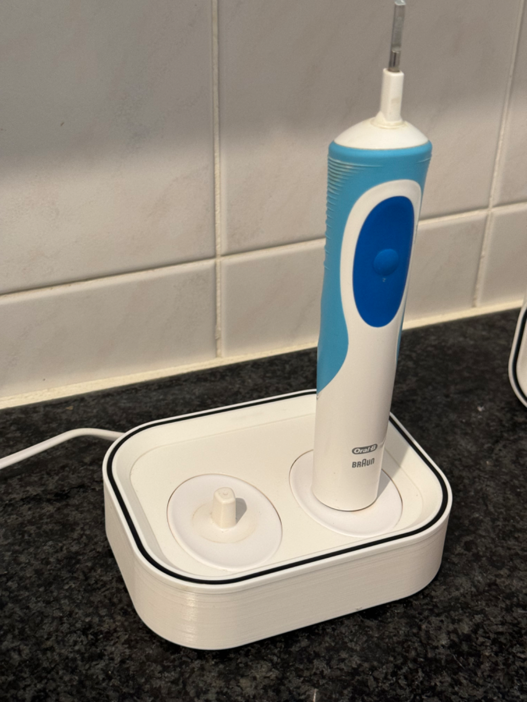 Dual toothbrush charger holder (Oral-B)