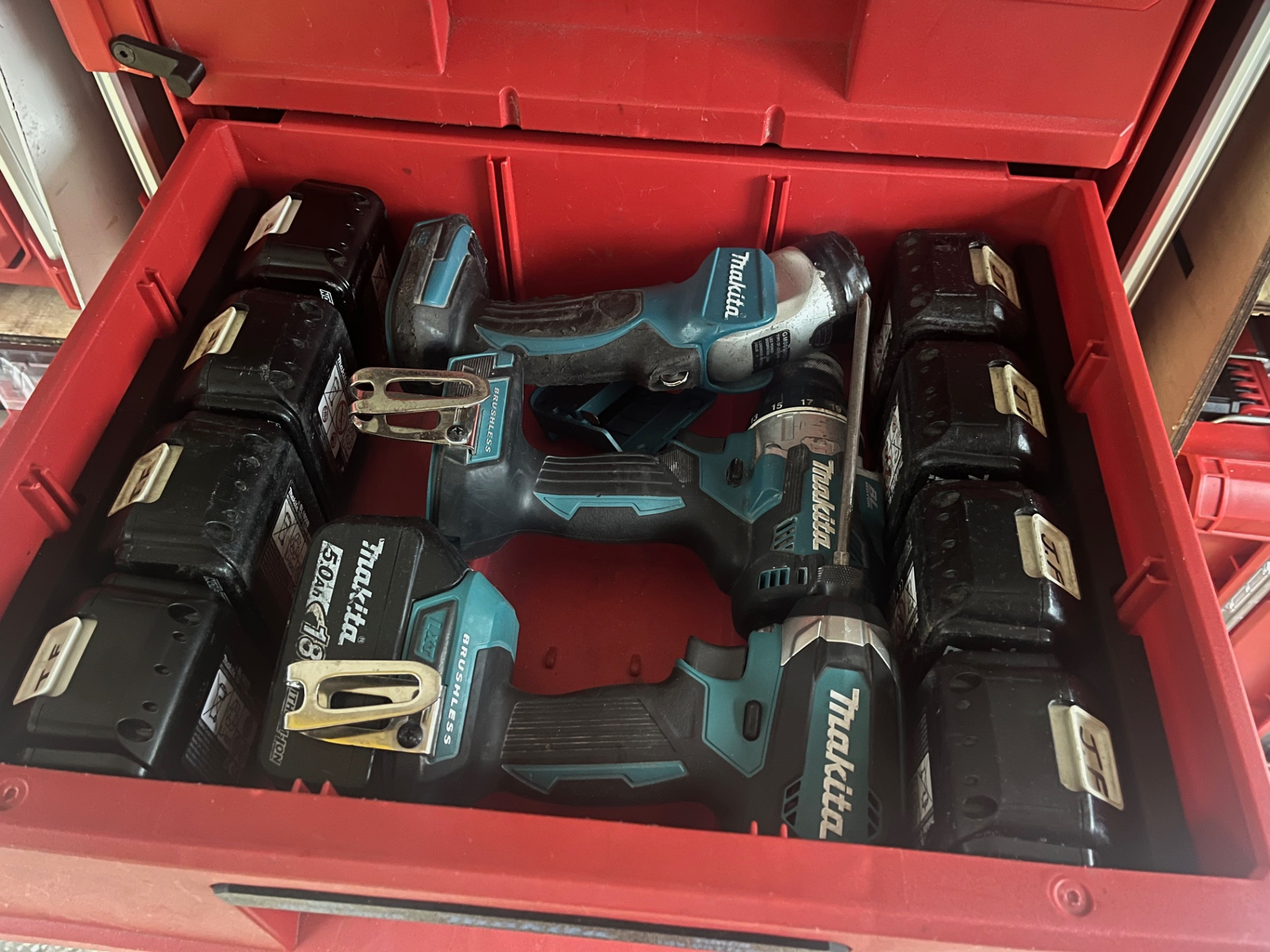 Makita 18v Battery Rack For Deep Packout Draw