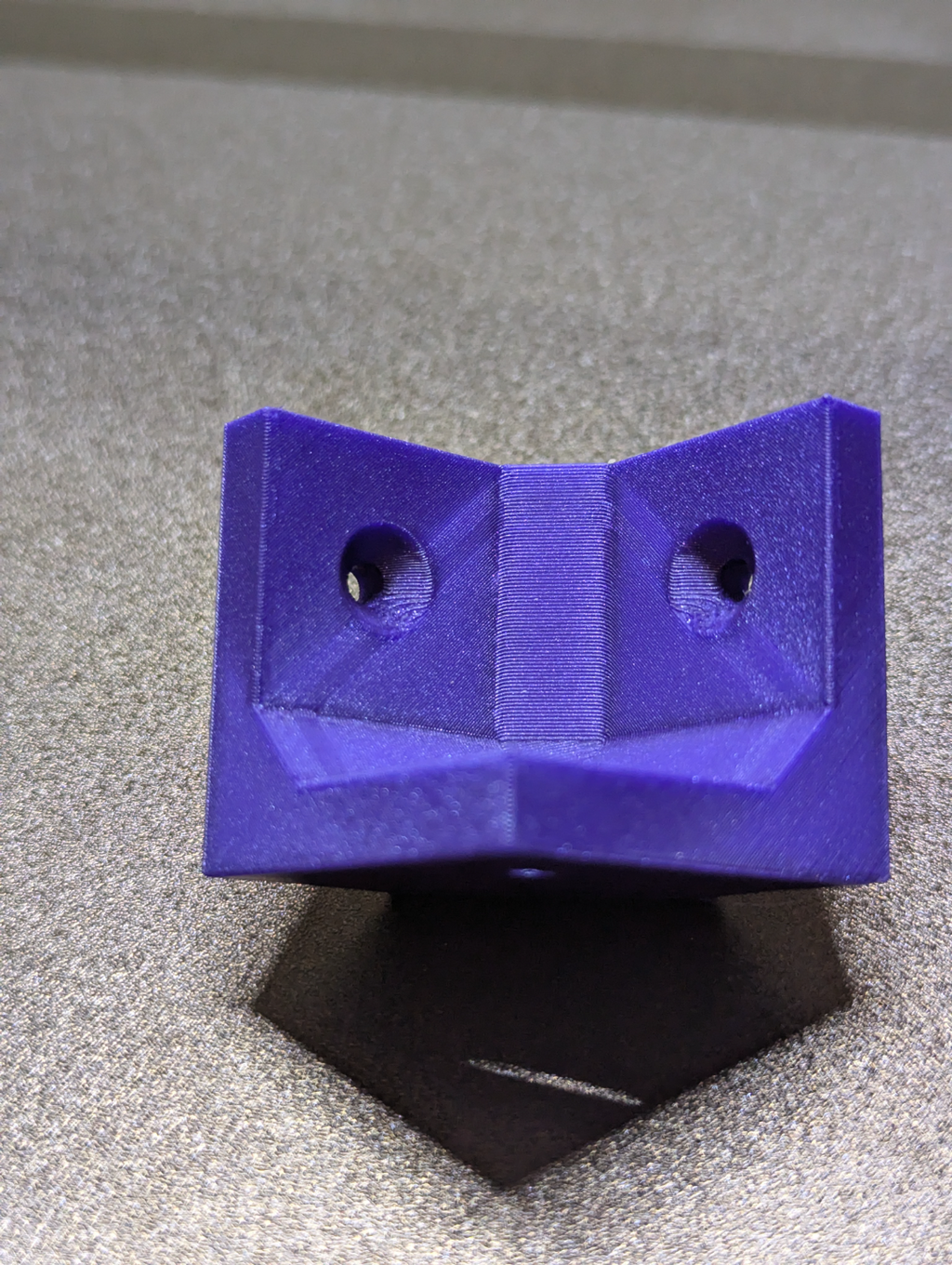 3-way corner bracket 40x40x40mm M4