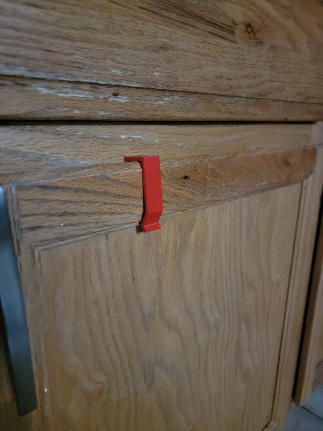(Remix) Door Latch for no-screws baby-proofing
