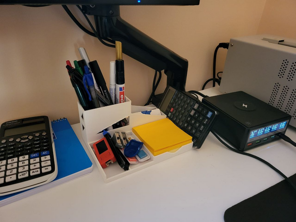 Desk organizer